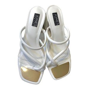 Jones New York Earon Sandals